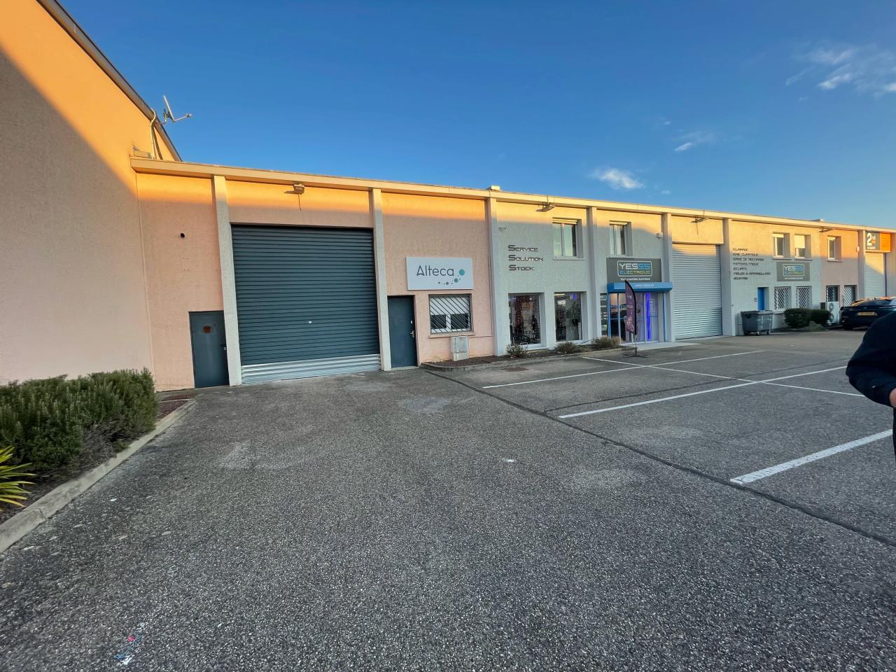 Local d'activité Décines-Charpieu 1397m² Location local d'activité Décines-Charpieu Rhône OLACT2108877 5